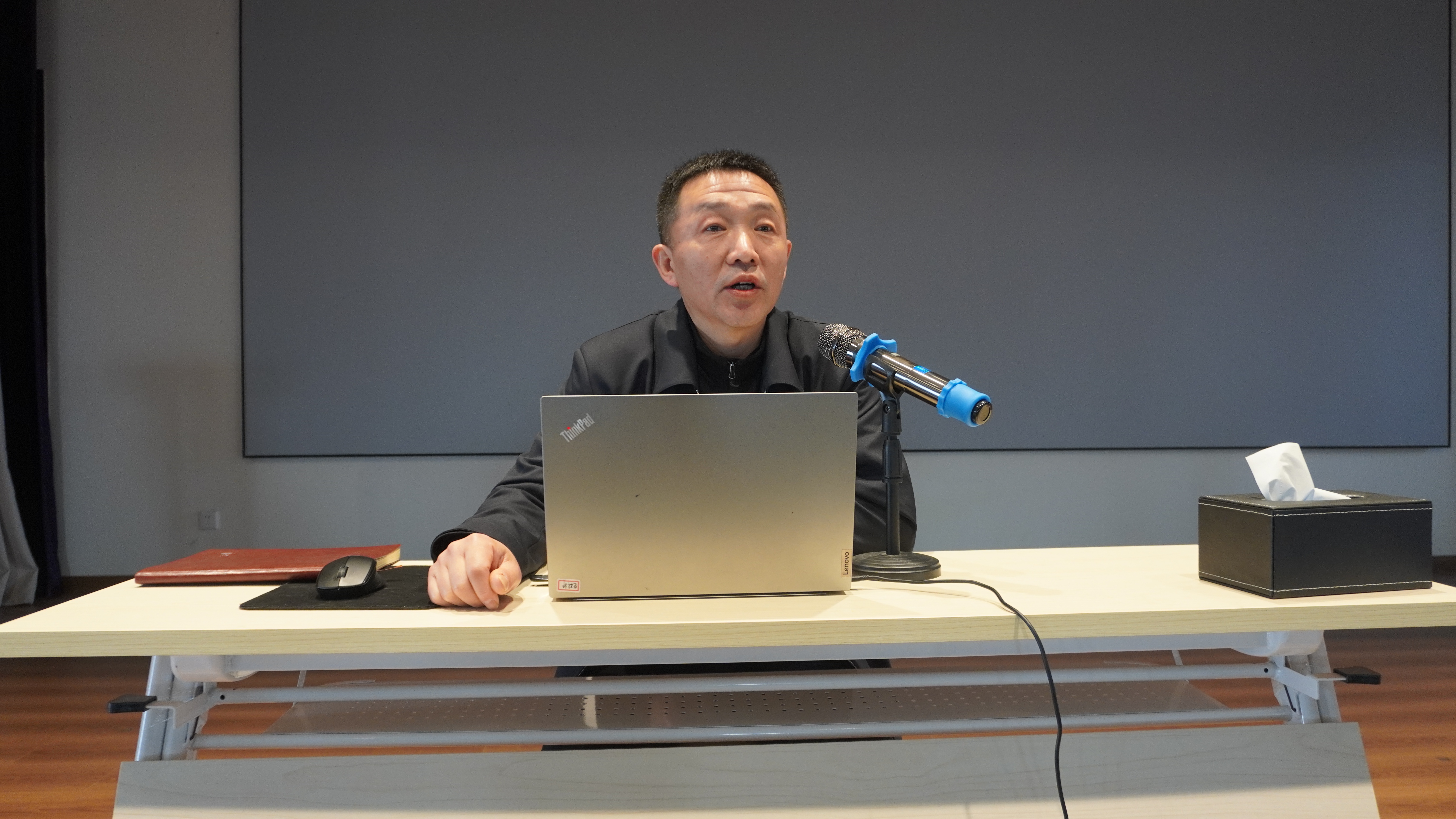 中機(jī)一院黨委召開(kāi)理論學(xué)習(xí)中心組學(xué)習(xí)（擴(kuò)大）會(huì)暨中央八項(xiàng)規(guī)定精神學(xué)習(xí)教育讀書(shū)班